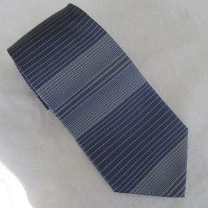 NWT Gucci Blue and Grey Stripe Silk Neck Tie
